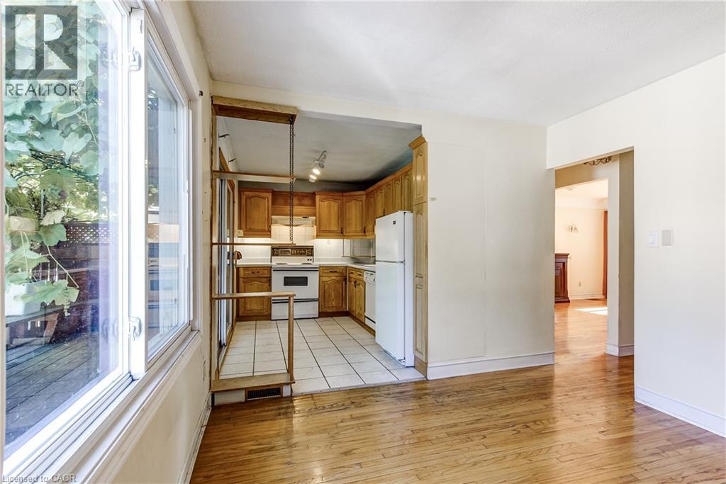 230 East 33rd Street, Hamilton, Ontario  L8V 3T6 - Photo 13 - 40852946
