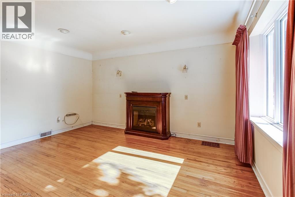 230 East 33rd Street, Hamilton, Ontario  L8V 3T6 - Photo 7 - 40852946