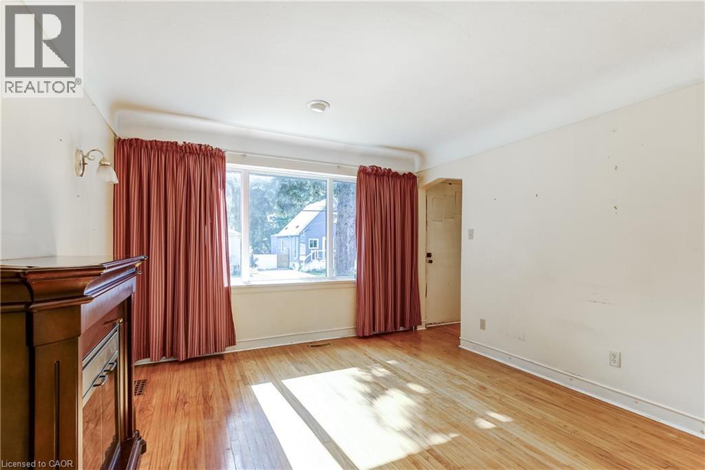 230 East 33rd Street, Hamilton, Ontario  L8V 3T6 - Photo 9 - 40852946