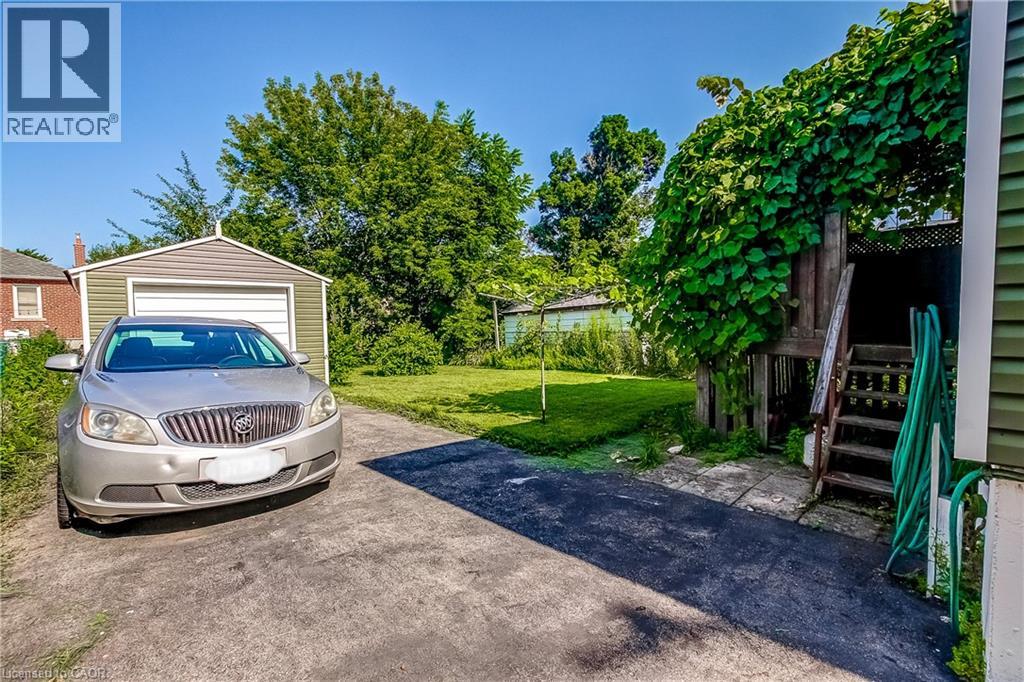 230 East 33rd Street, Hamilton, Ontario  L8V 3T6 - Photo 31 - 40852946