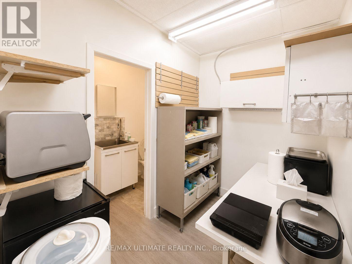617 Gerrard Street E, Toronto, Ontario  M4M 1Y2 - Photo 10 - E13638510