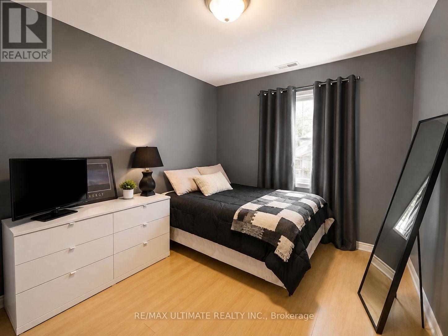 617 Gerrard Street E, Toronto, Ontario  M4M 1Y2 - Photo 11 - E13638510