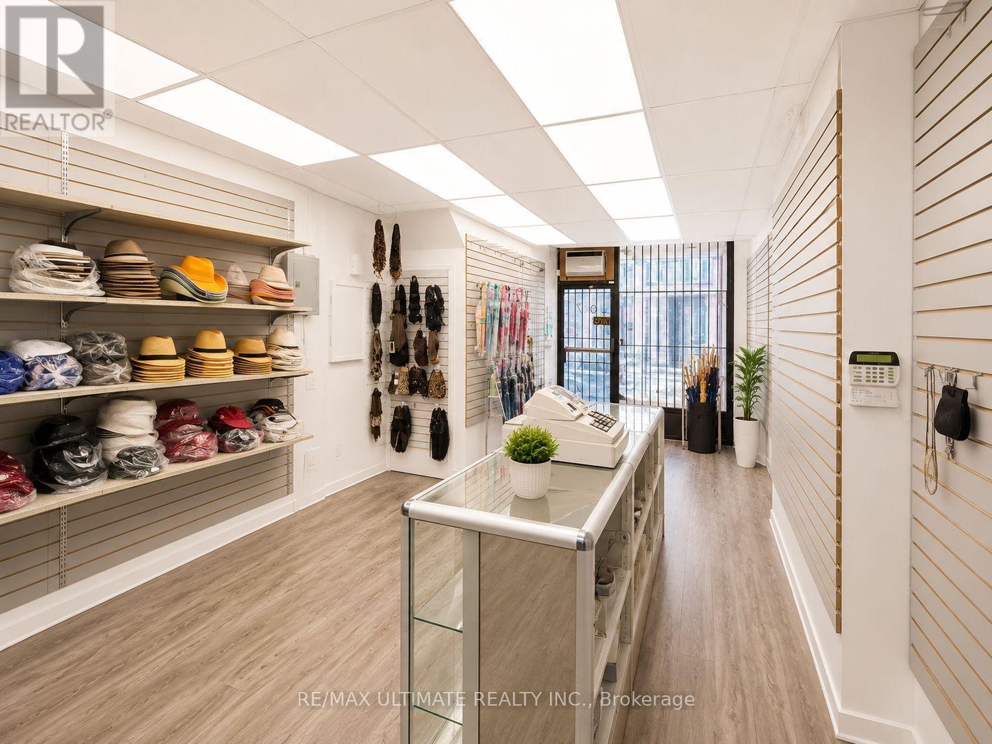 617 Gerrard Street E, Toronto, Ontario  M4M 1Y2 - Photo 2 - E13638510