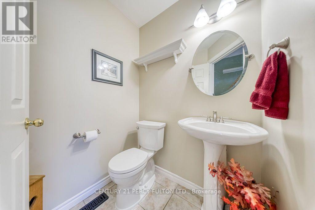 589 Blackwood Boulevard, Oshawa, Ontario  L1K 2N4 - Photo 16 - E13638578