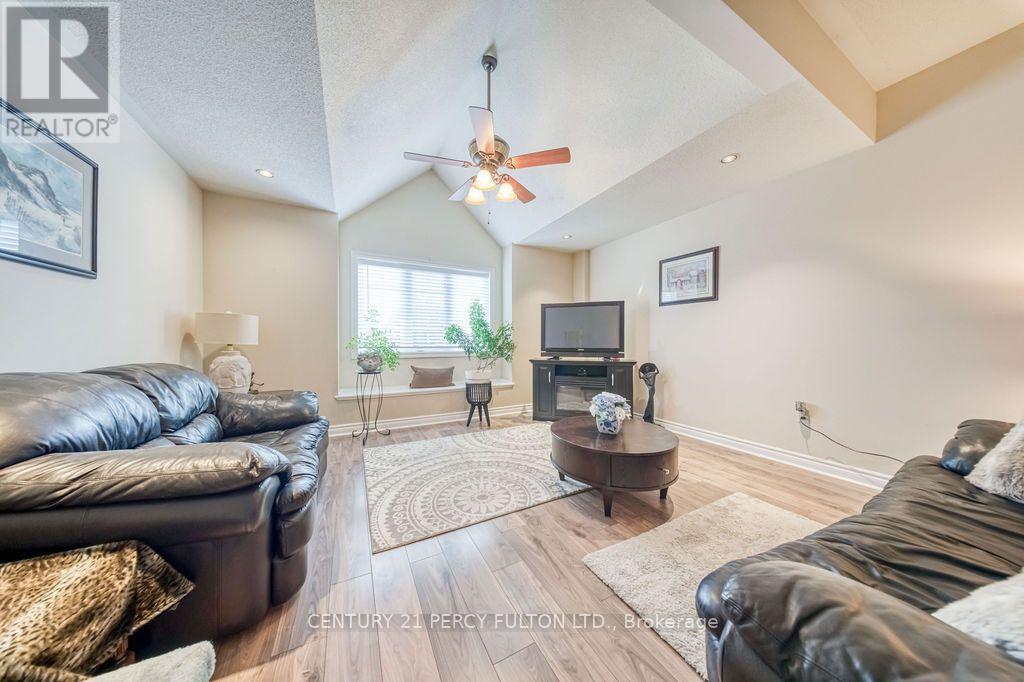 589 Blackwood Boulevard, Oshawa, Ontario  L1K 2N4 - Photo 19 - E13638578