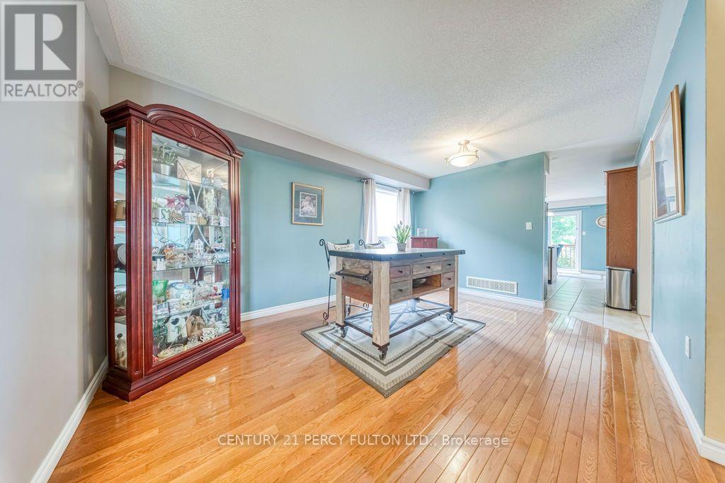 589 Blackwood Boulevard, Oshawa, Ontario  L1K 2N4 - Photo 6 - E13638578