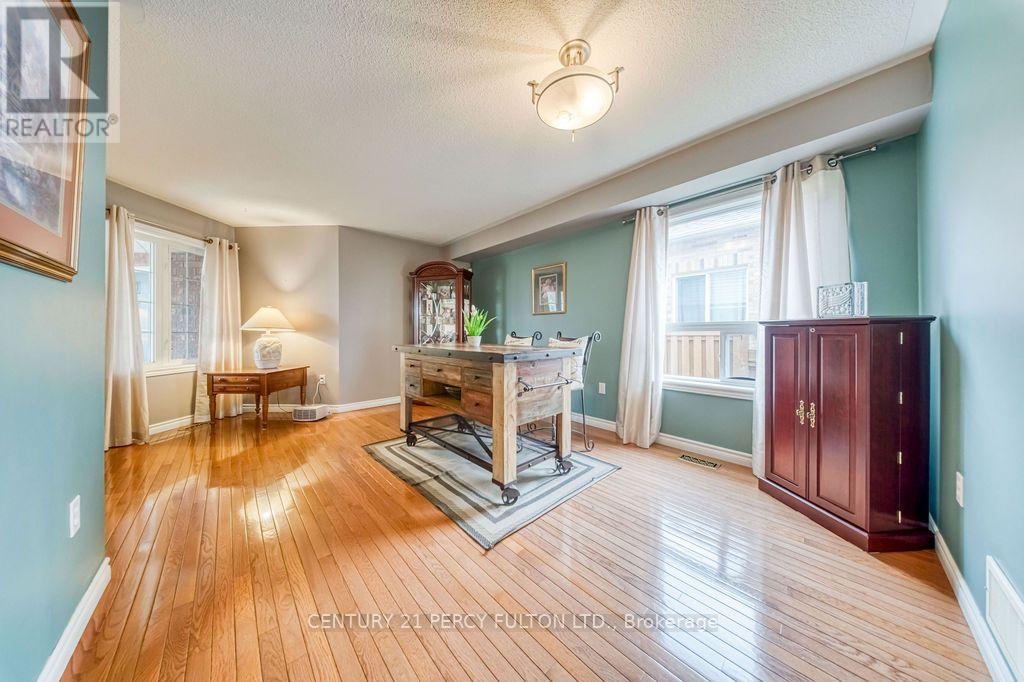 589 Blackwood Boulevard, Oshawa, Ontario  L1K 2N4 - Photo 7 - E13638578