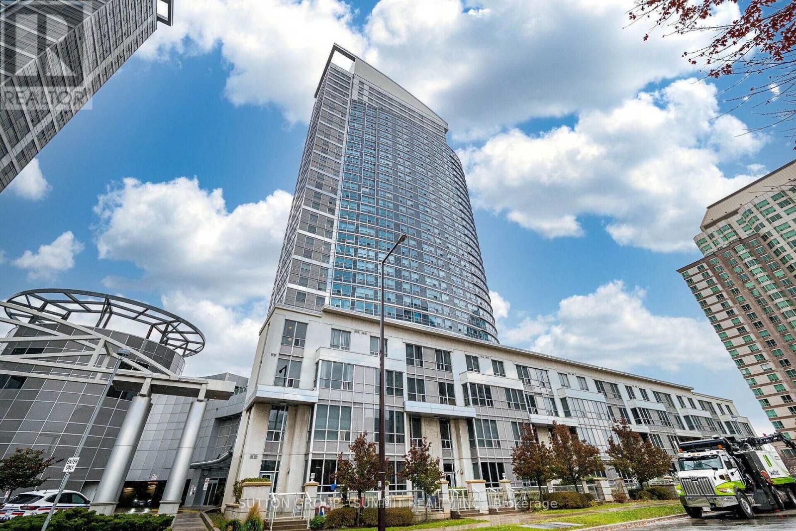 2605 - 38 LEE CENTRE DRIVE, Toronto, Ontario