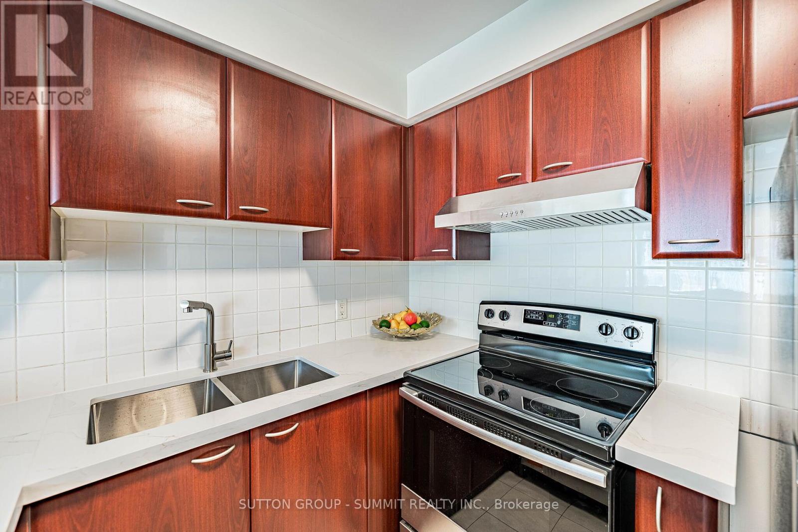 2605 - 38 Lee Centre Drive, Toronto, Ontario  M1H 3J7 - Photo 9 - E13638608