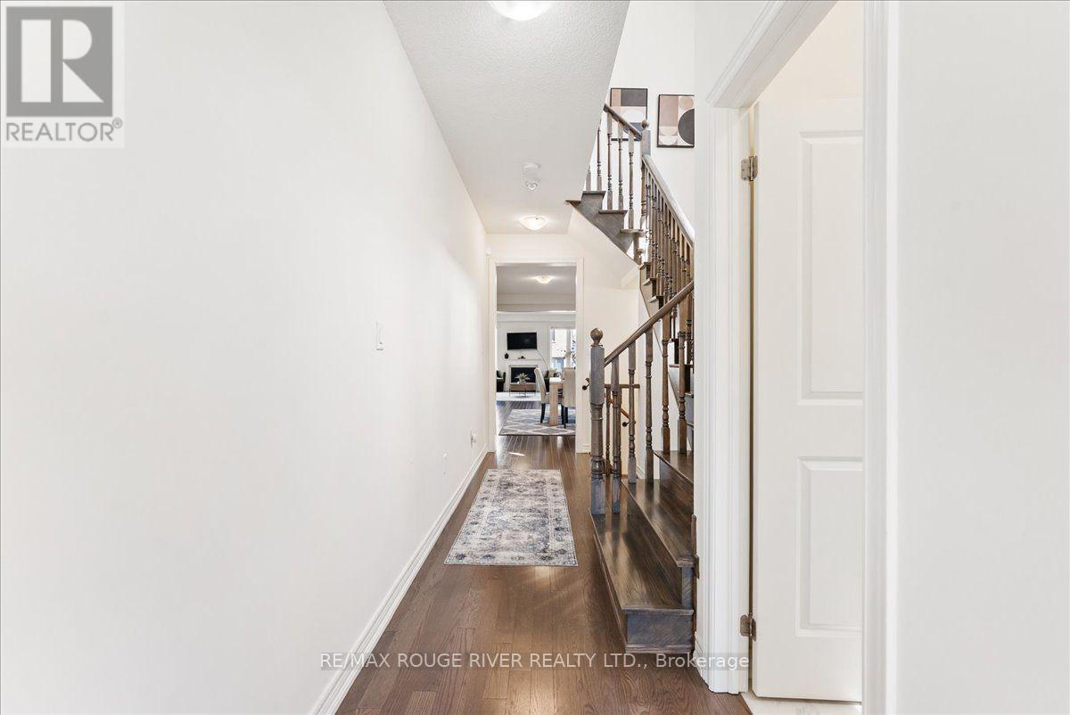 24 Dumaine Street, Whitby, Ontario  L1P 0G8 - Photo 5 - E13638618