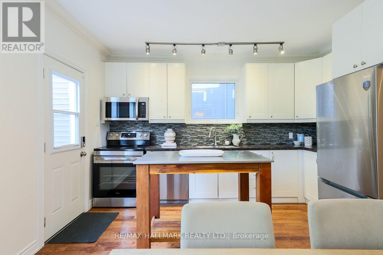 38 Boultbee Avenue, Toronto, Ontario  M4J 1A8 - Photo 8 - E13638628