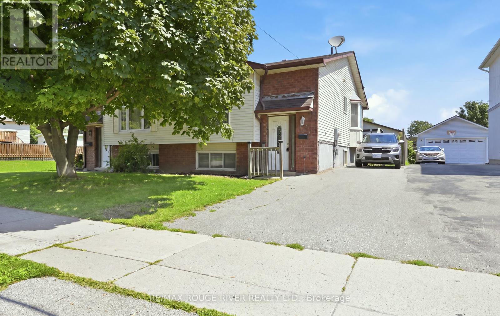 923 GLEN STREET, Oshawa, Ontario