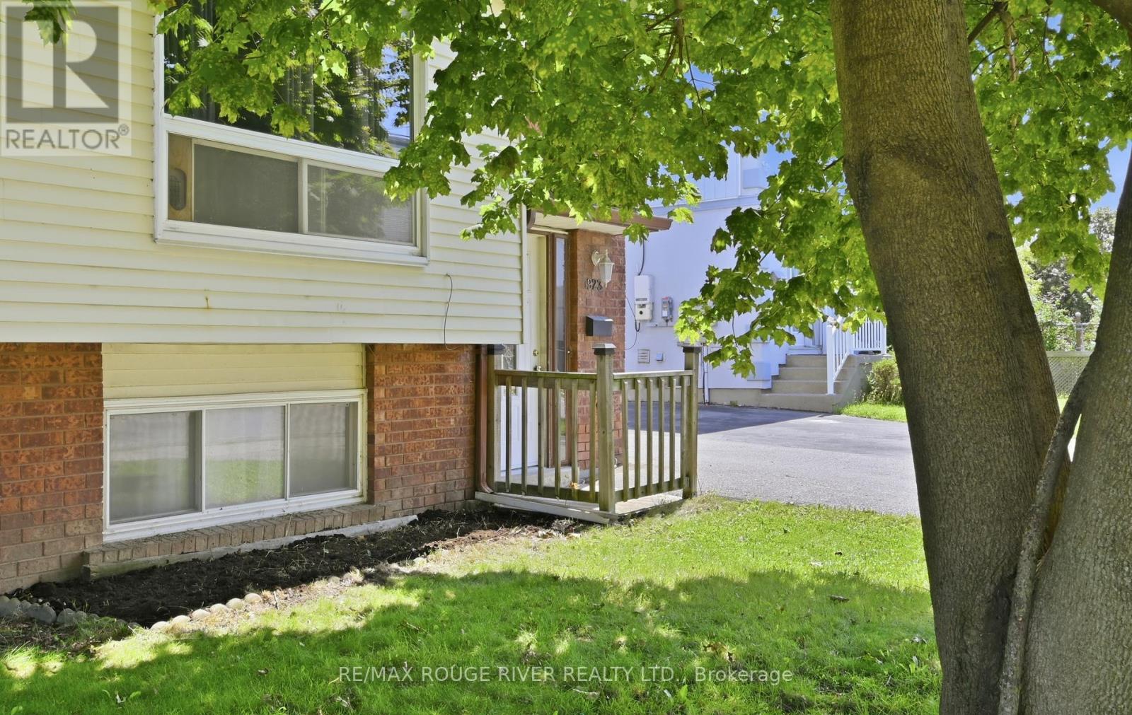 923 Glen Street, Oshawa, Ontario  L1J 3T9 - Photo 4 - E13638656