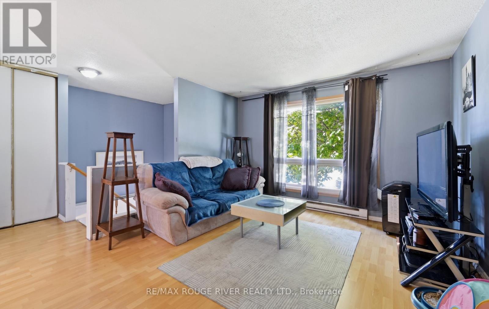 923 Glen Street, Oshawa, Ontario  L1J 3T9 - Photo 7 - E13638656