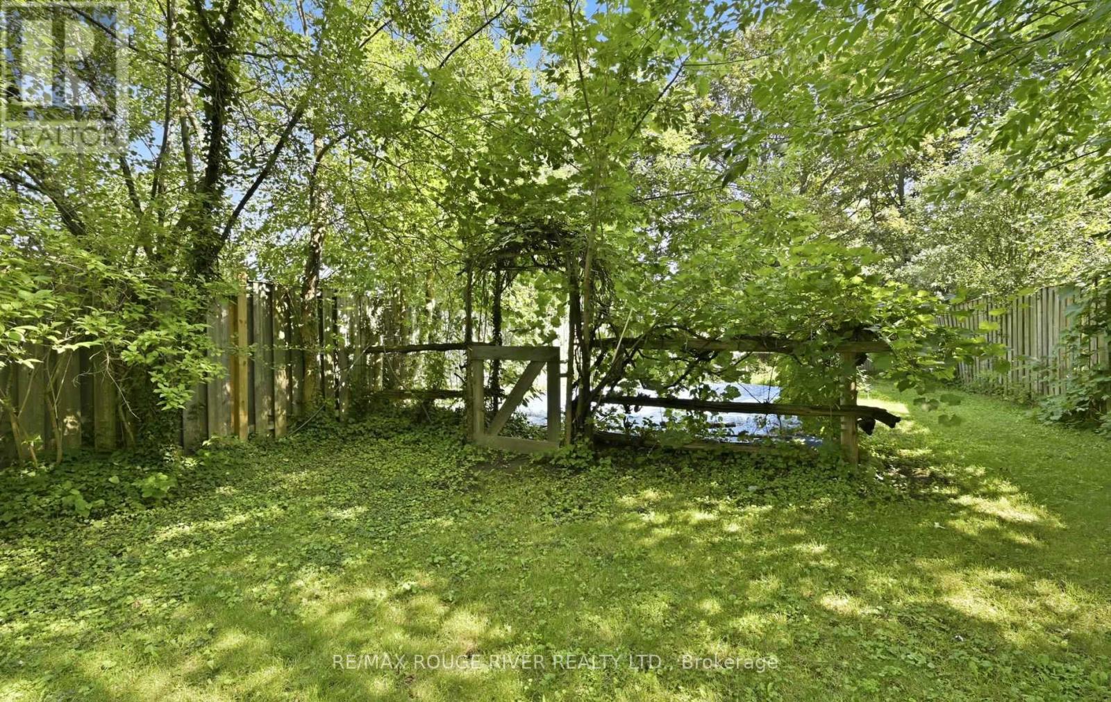303 Burns Street E, Whitby, Ontario  L1N 1J7 - Photo 30 - E13638806