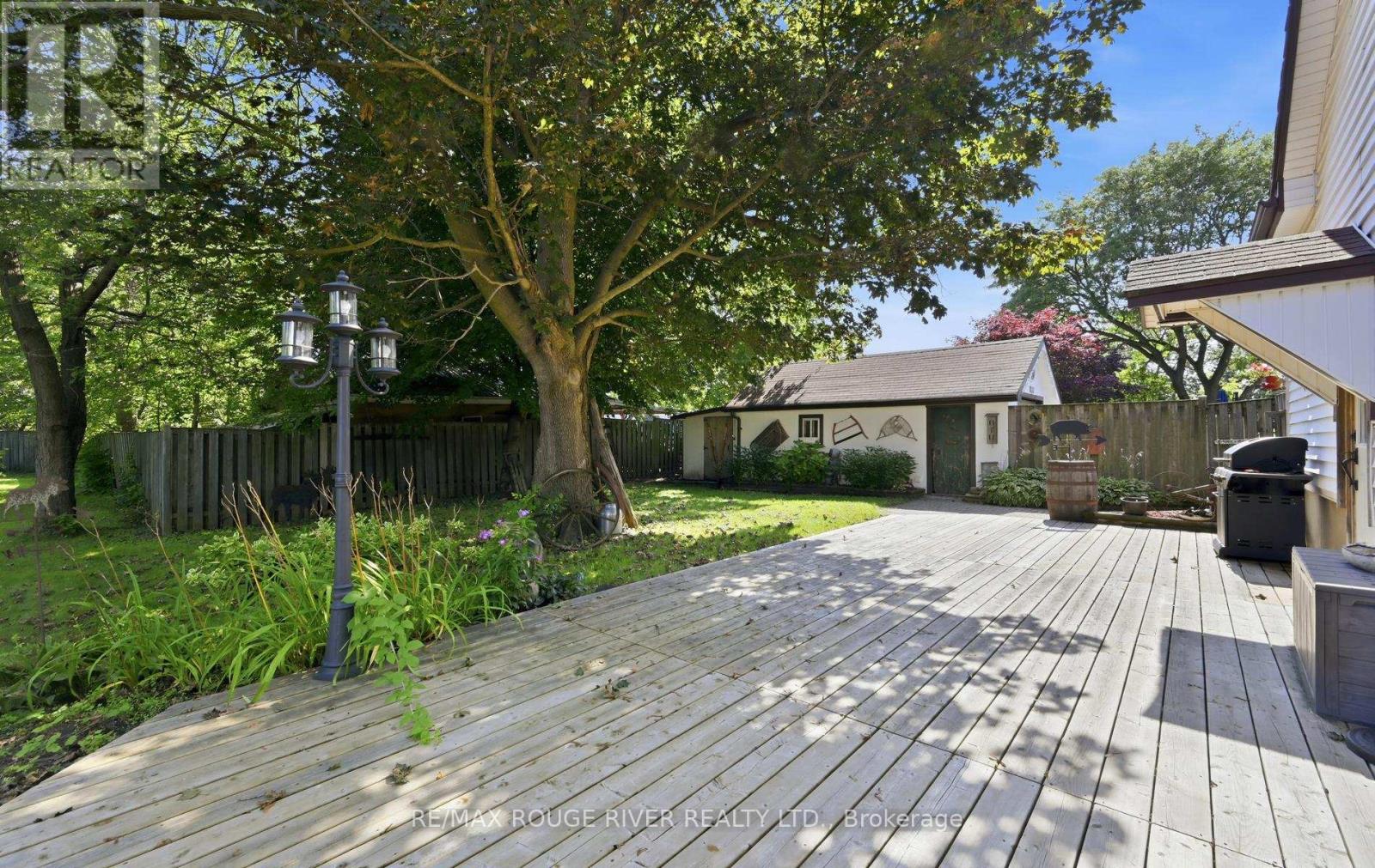303 Burns Street E, Whitby, Ontario  L1N 1J7 - Photo 31 - E13638806