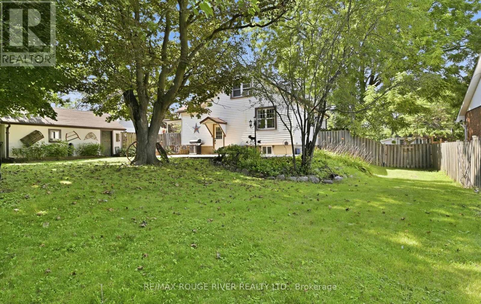 303 Burns Street E, Whitby, Ontario  L1N 1J7 - Photo 34 - E13638806