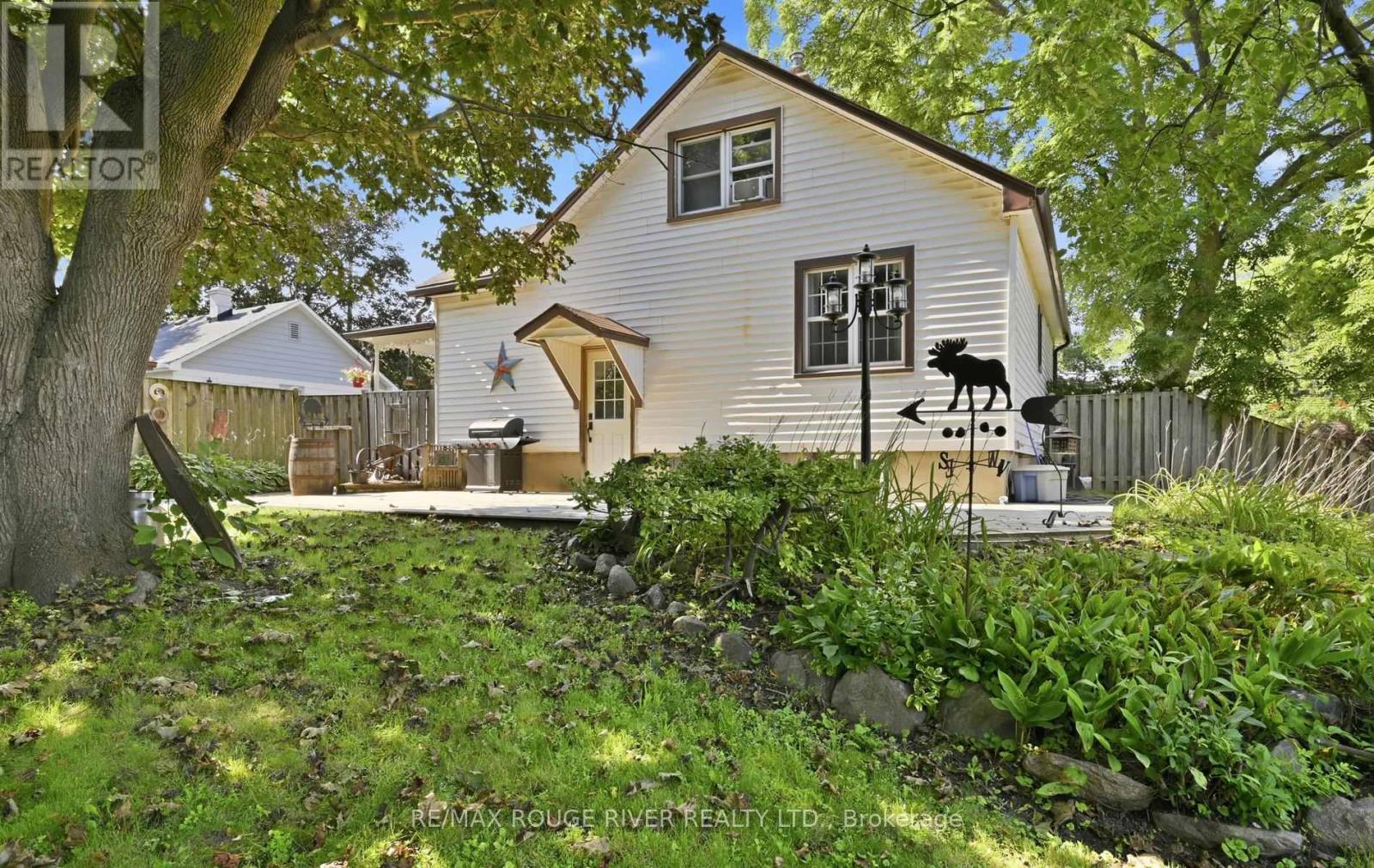 303 Burns Street E, Whitby, Ontario  L1N 1J7 - Photo 37 - E13638806