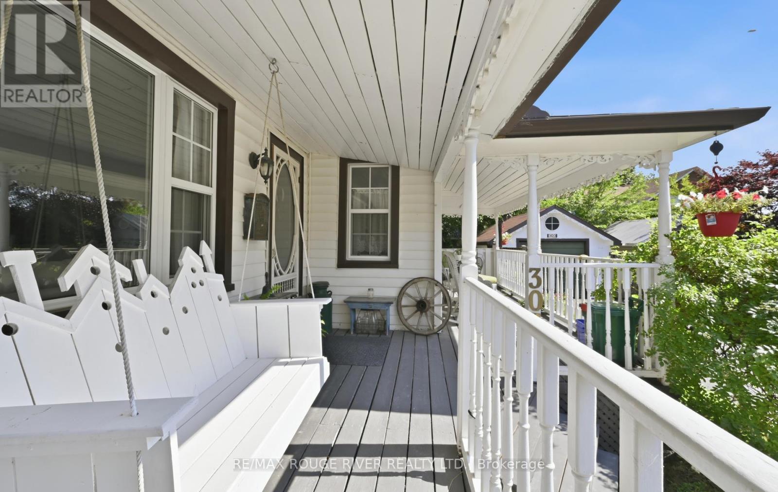 303 Burns Street E, Whitby, Ontario  L1N 1J7 - Photo 6 - E13638806