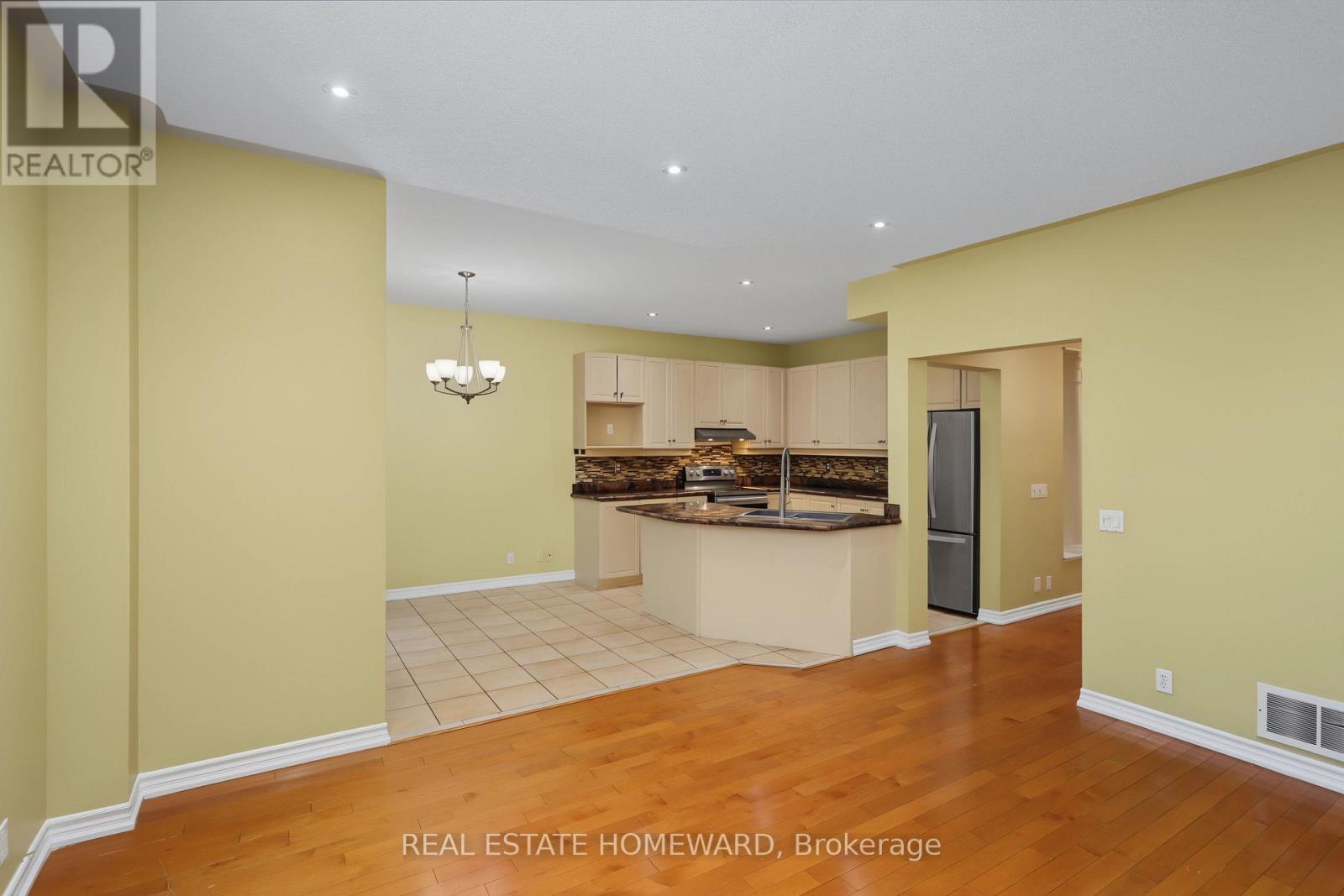 123 Shirley Drive, Richmond Hill, Ontario  L4S 1Y7 - Photo 6 - N13638588