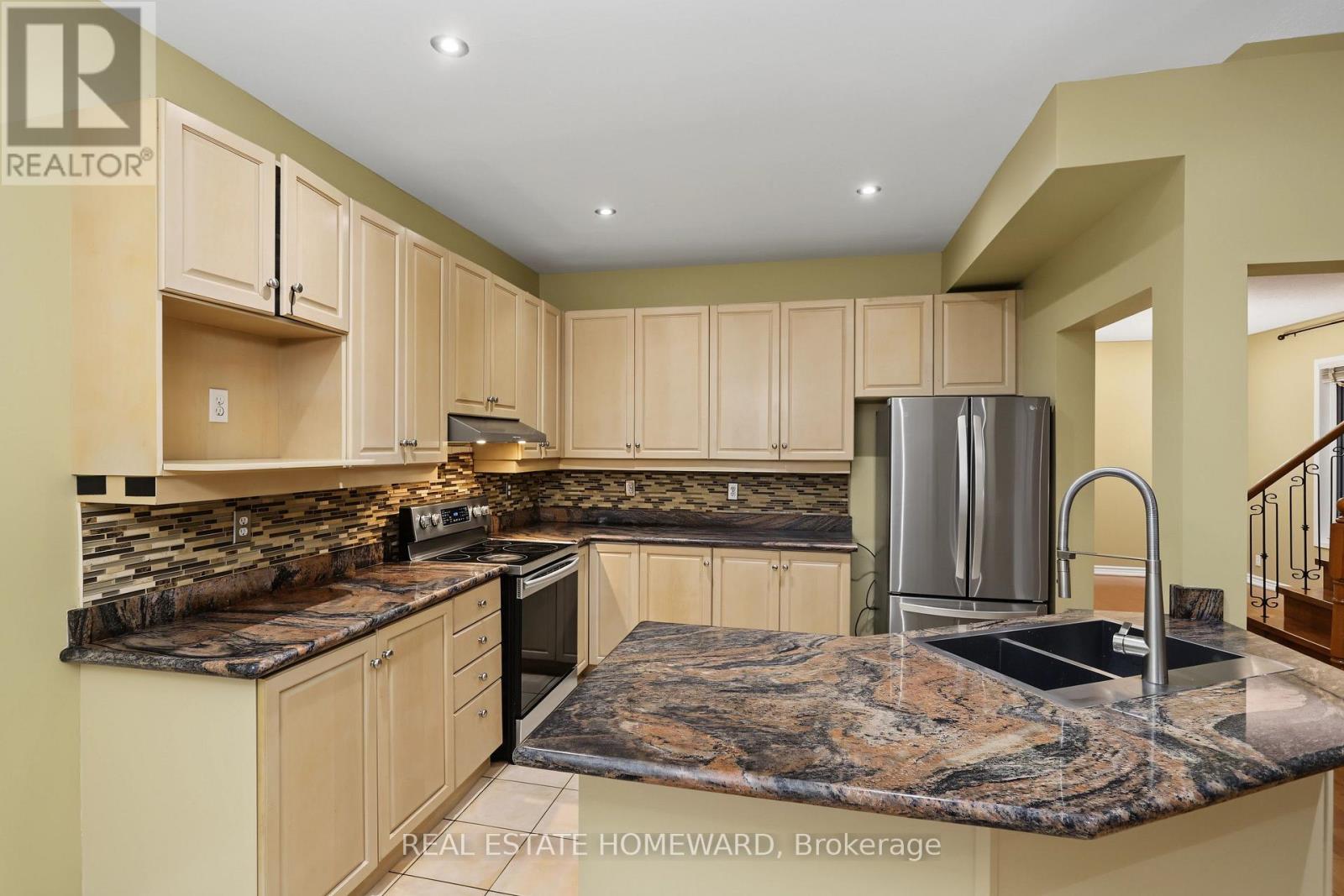 123 Shirley Drive, Richmond Hill, Ontario  L4S 1Y7 - Photo 7 - N13638588