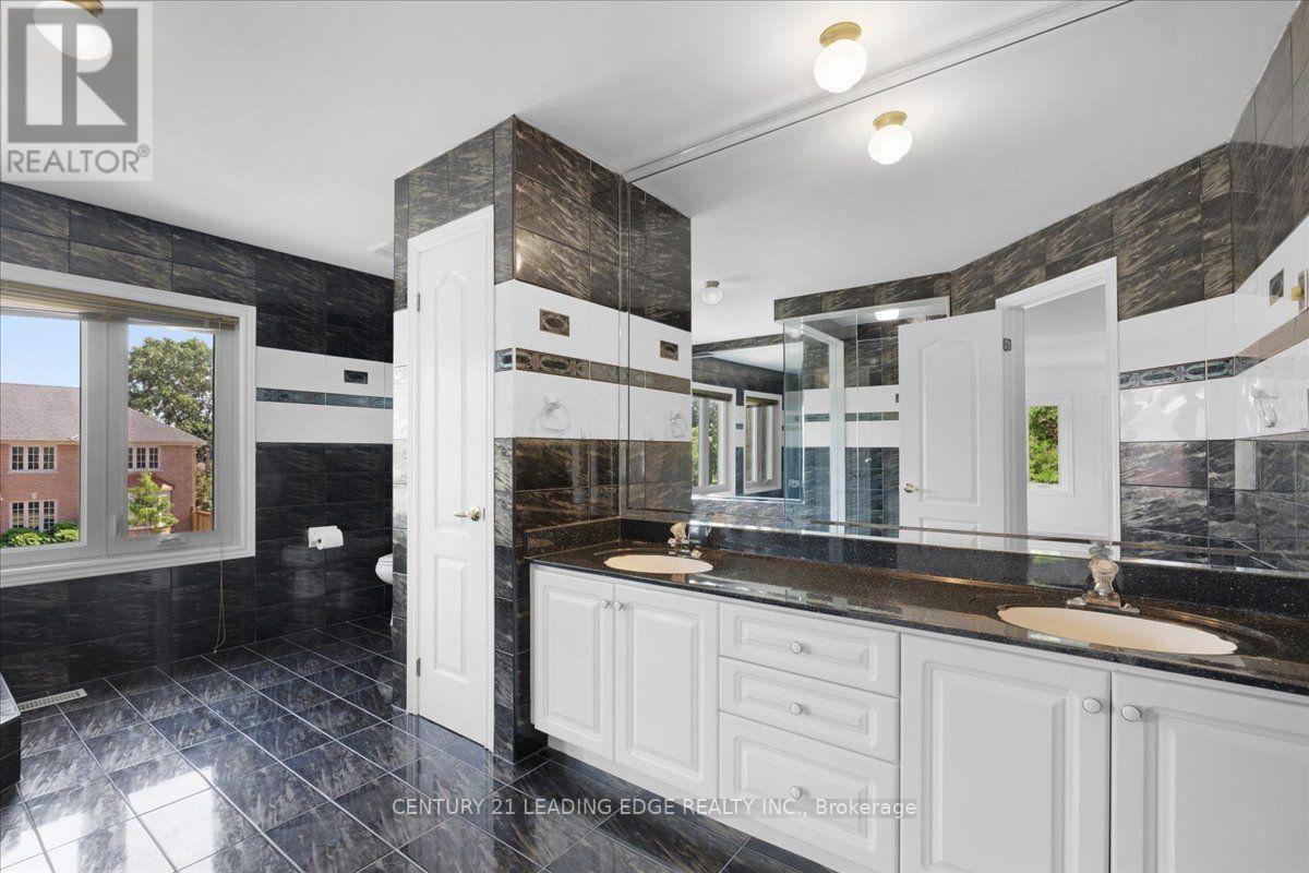 22 Fern Avenue, Richmond Hill, Ontario  L4B 3R6 - Photo 24 - N13638596