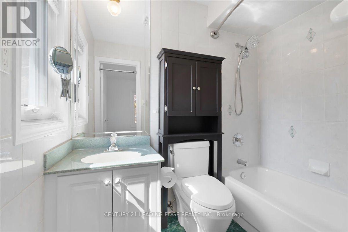 22 Fern Avenue, Richmond Hill, Ontario  L4B 3R6 - Photo 34 - N13638596