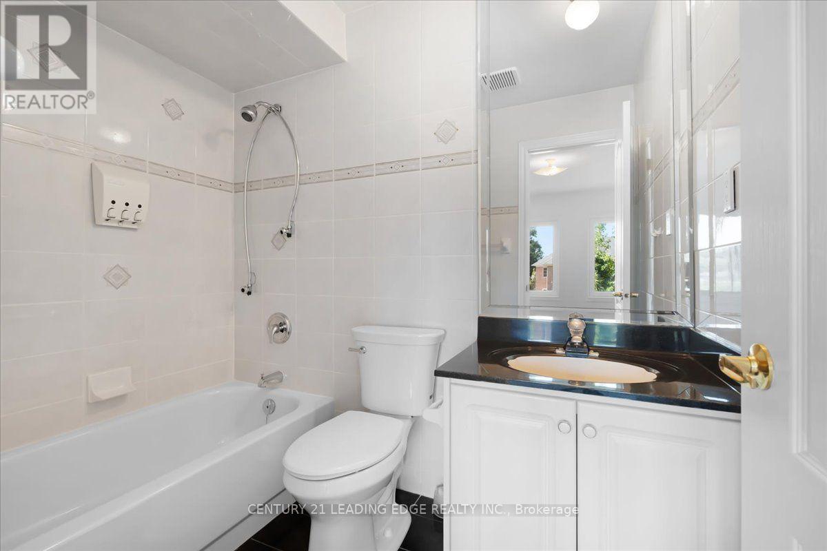 22 Fern Avenue, Richmond Hill, Ontario  L4B 3R6 - Photo 37 - N13638596
