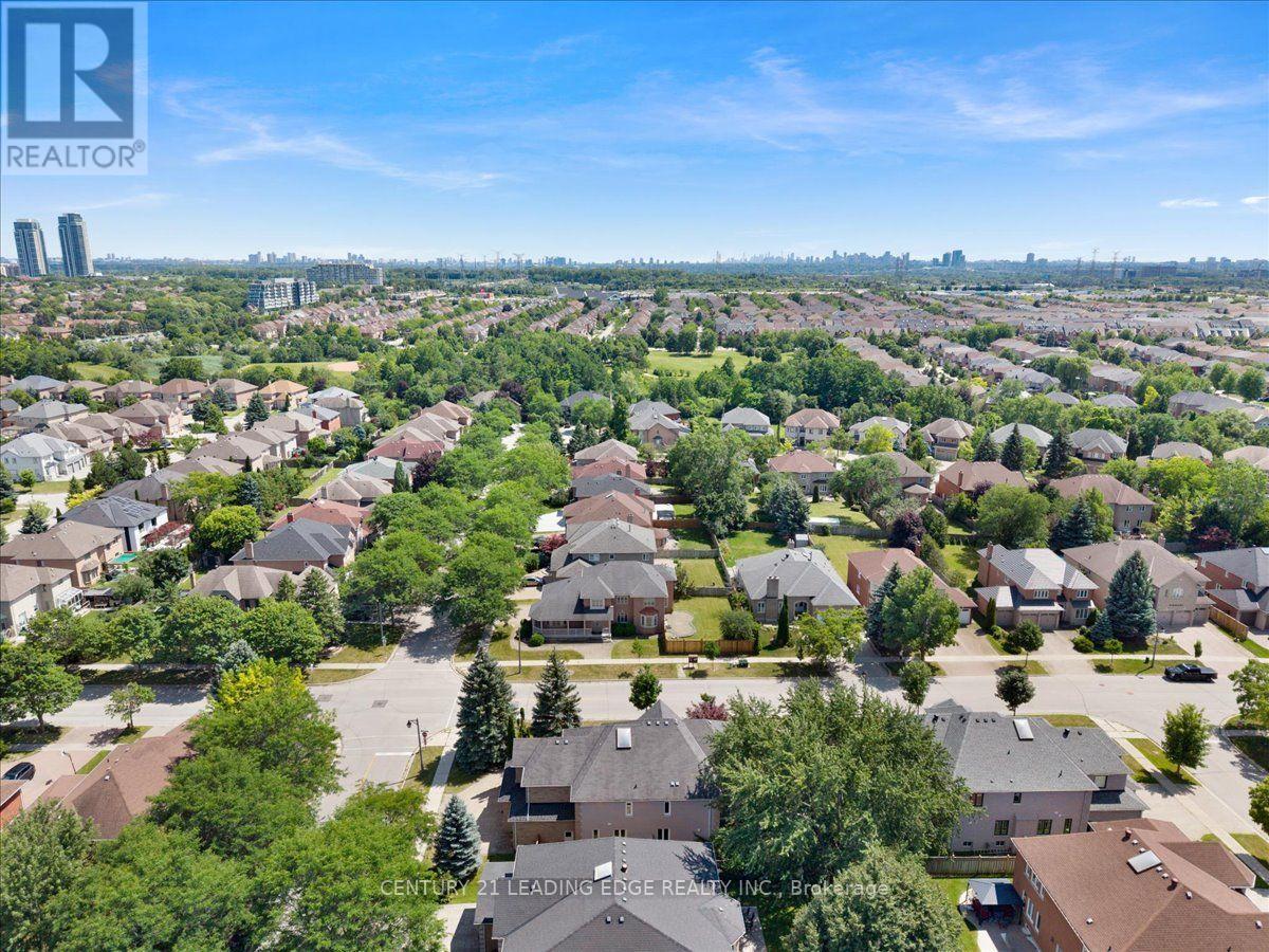 22 Fern Avenue, Richmond Hill, Ontario  L4B 3R6 - Photo 47 - N13638596