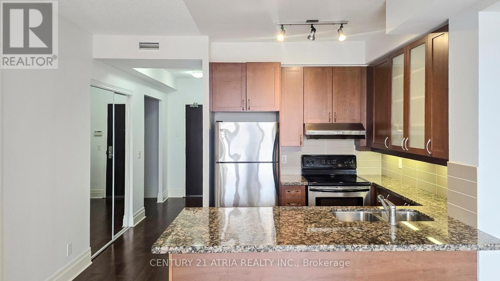 311d - 57 Upper Duke Crescent, Markham, Ontario  L6G 0B0 - Photo 16 - N13638728