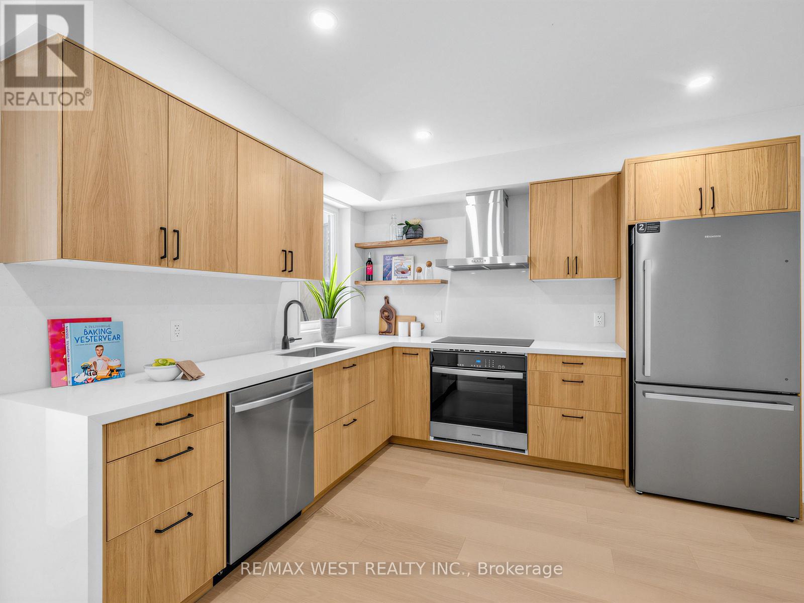 67 Day Avenue, Toronto, Ontario  M6E 3W1 - Photo 10 - W13638778