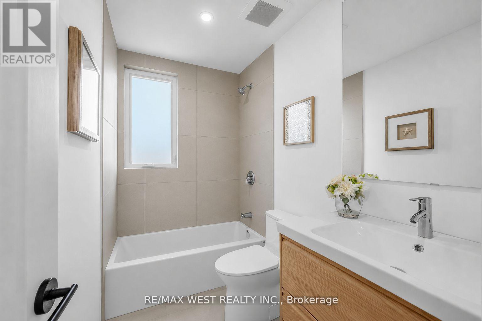 67 Day Avenue, Toronto, Ontario  M6E 3W1 - Photo 15 - W13638778