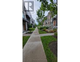 120 - 11 APPLEWOOD LANE, Toronto, Ontario