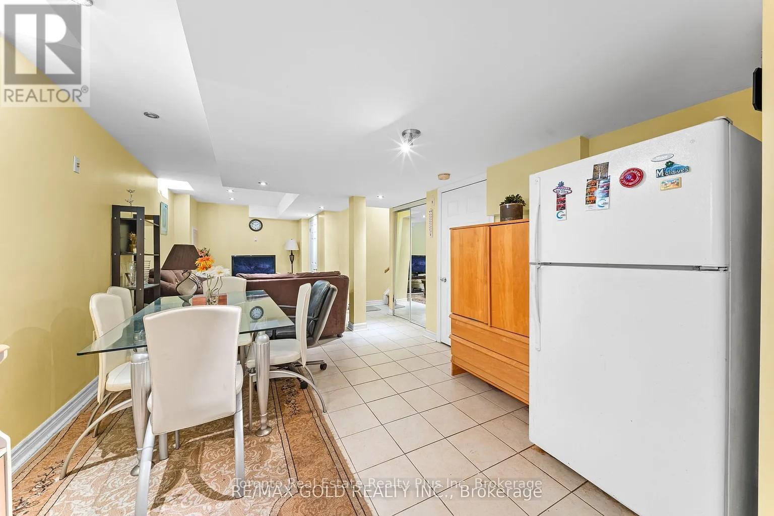 17 Calderstone Road, Brampton, Ontario  L6P 2A4 - Photo 10 - W13638834