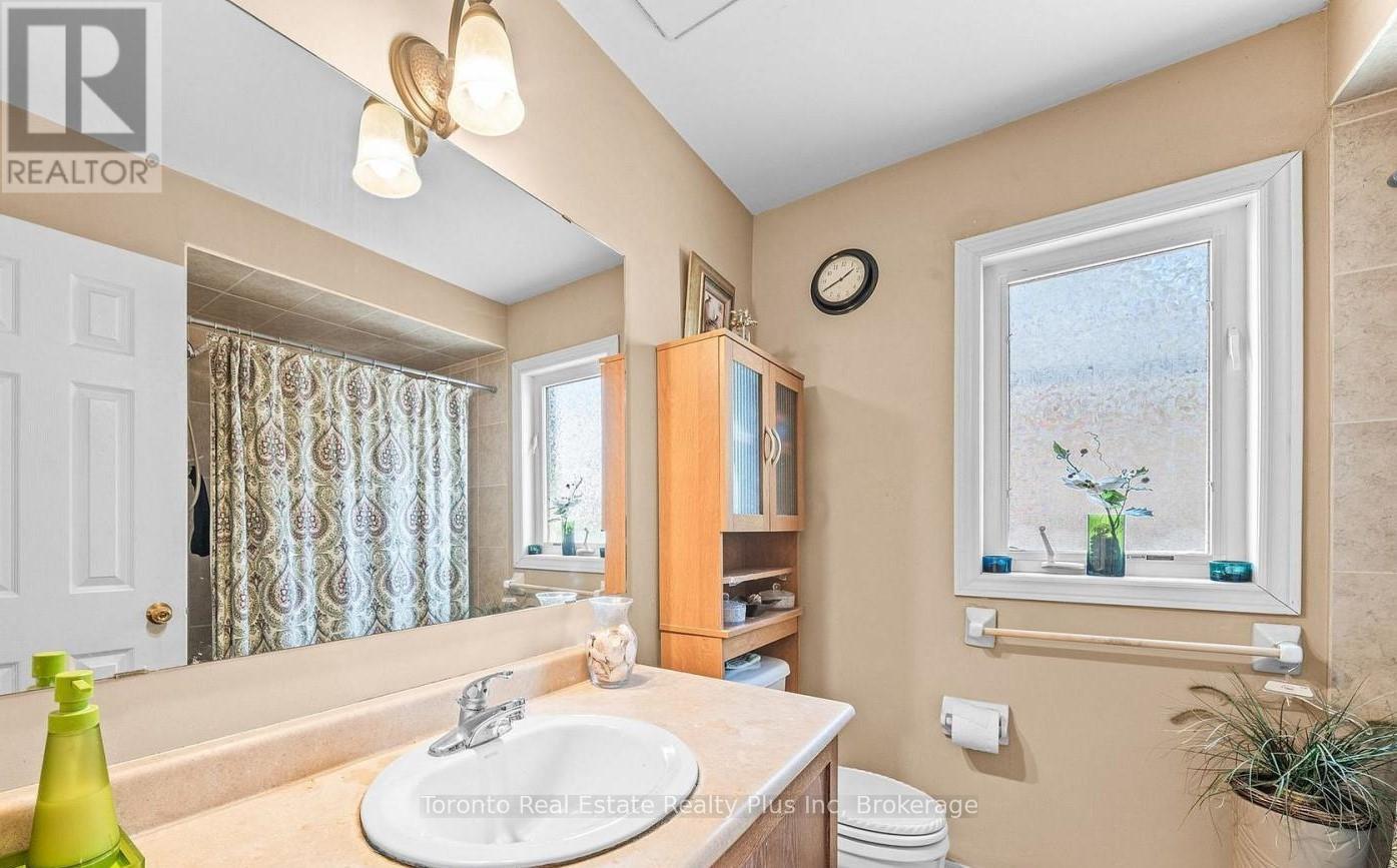 17 Calderstone Road, Brampton, Ontario  L6P 2A4 - Photo 7 - W13638834