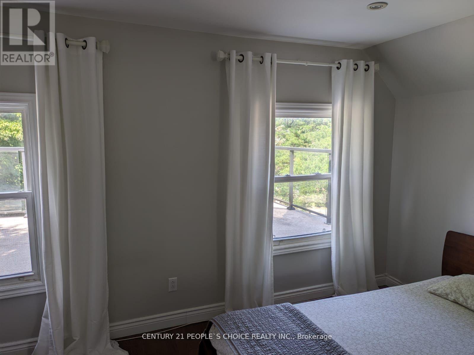 63 Stephen Drive, Toronto, Ontario  M8Y 3M8 - Photo 10 - W13638848