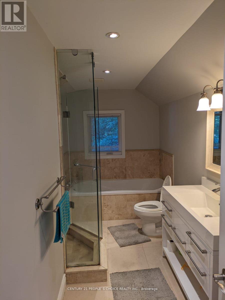 63 Stephen Drive, Toronto, Ontario  M8Y 3M8 - Photo 12 - W13638848