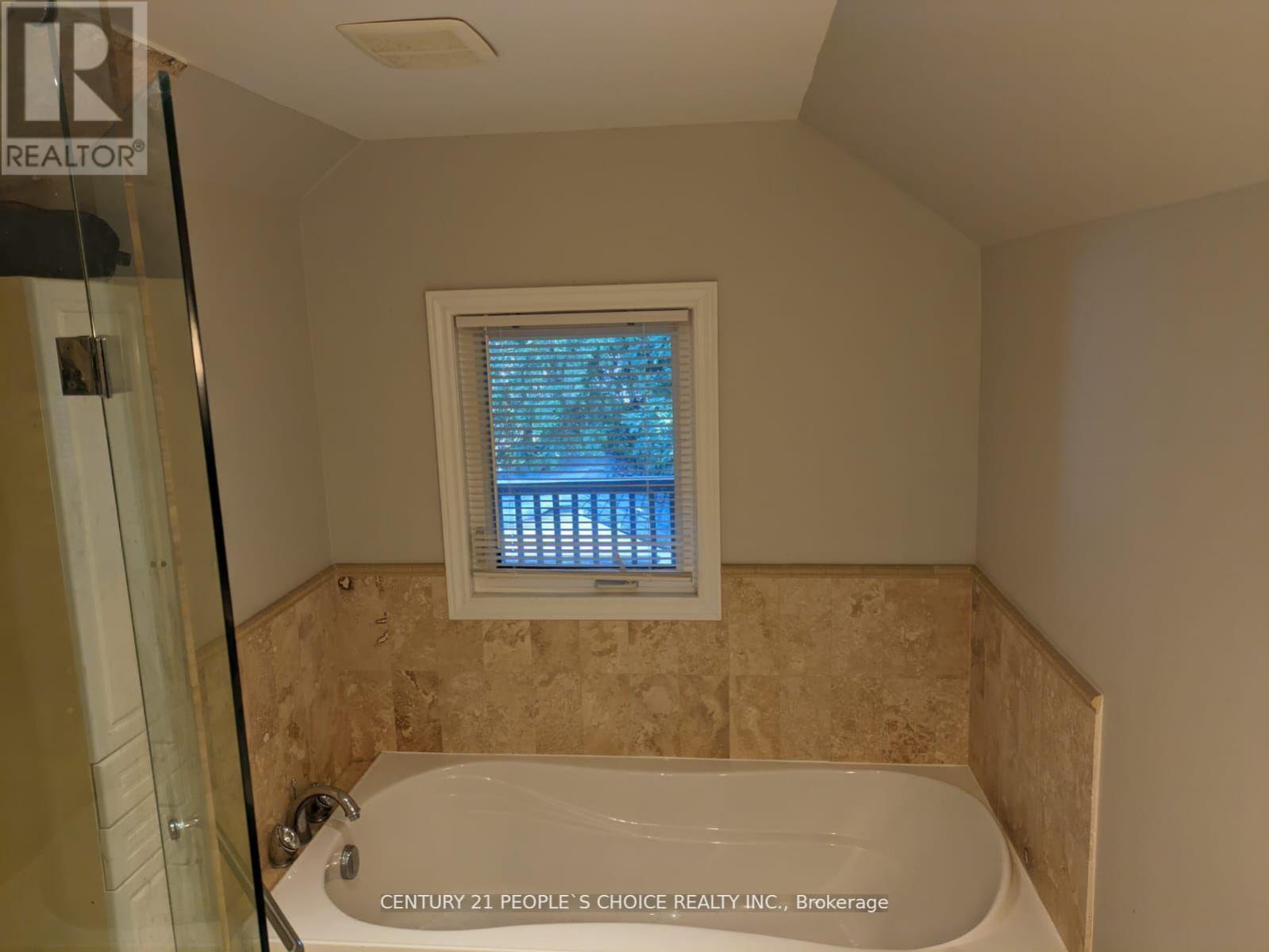 63 Stephen Drive, Toronto, Ontario  M8Y 3M8 - Photo 13 - W13638848