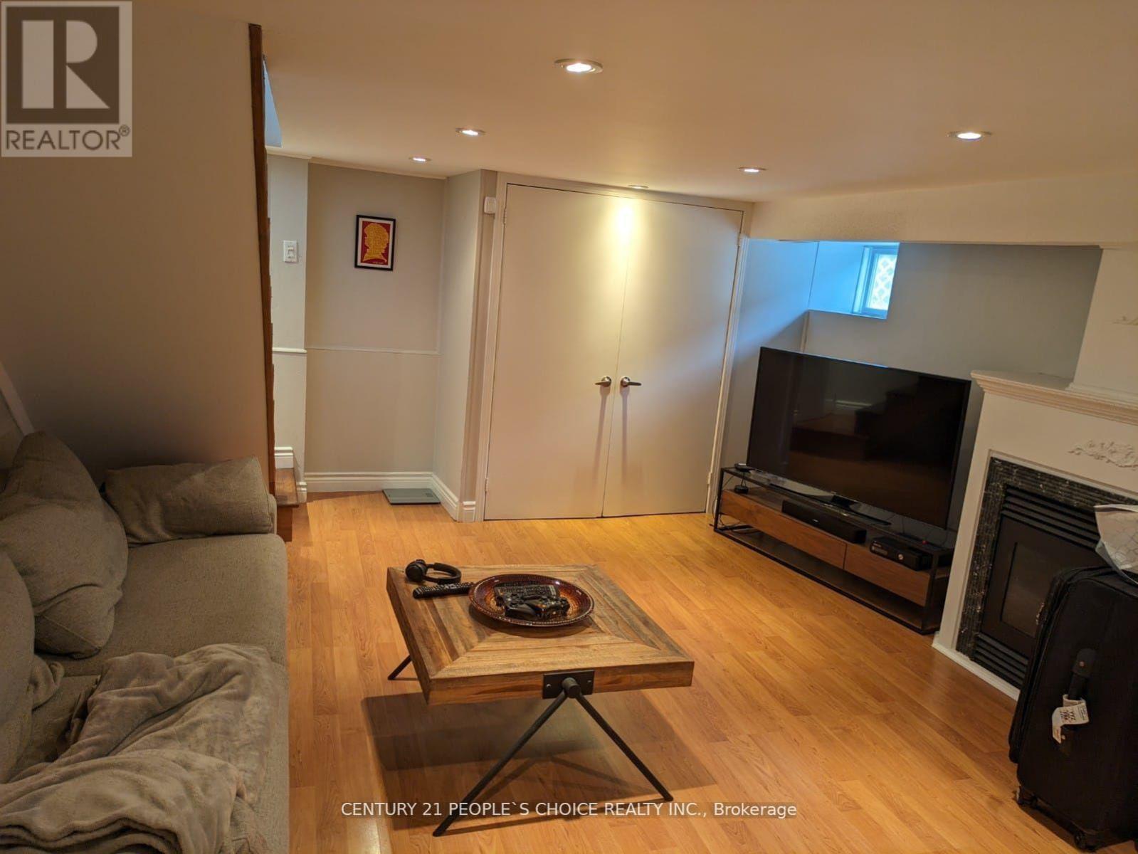 63 Stephen Drive, Toronto, Ontario  M8Y 3M8 - Photo 17 - W13638848