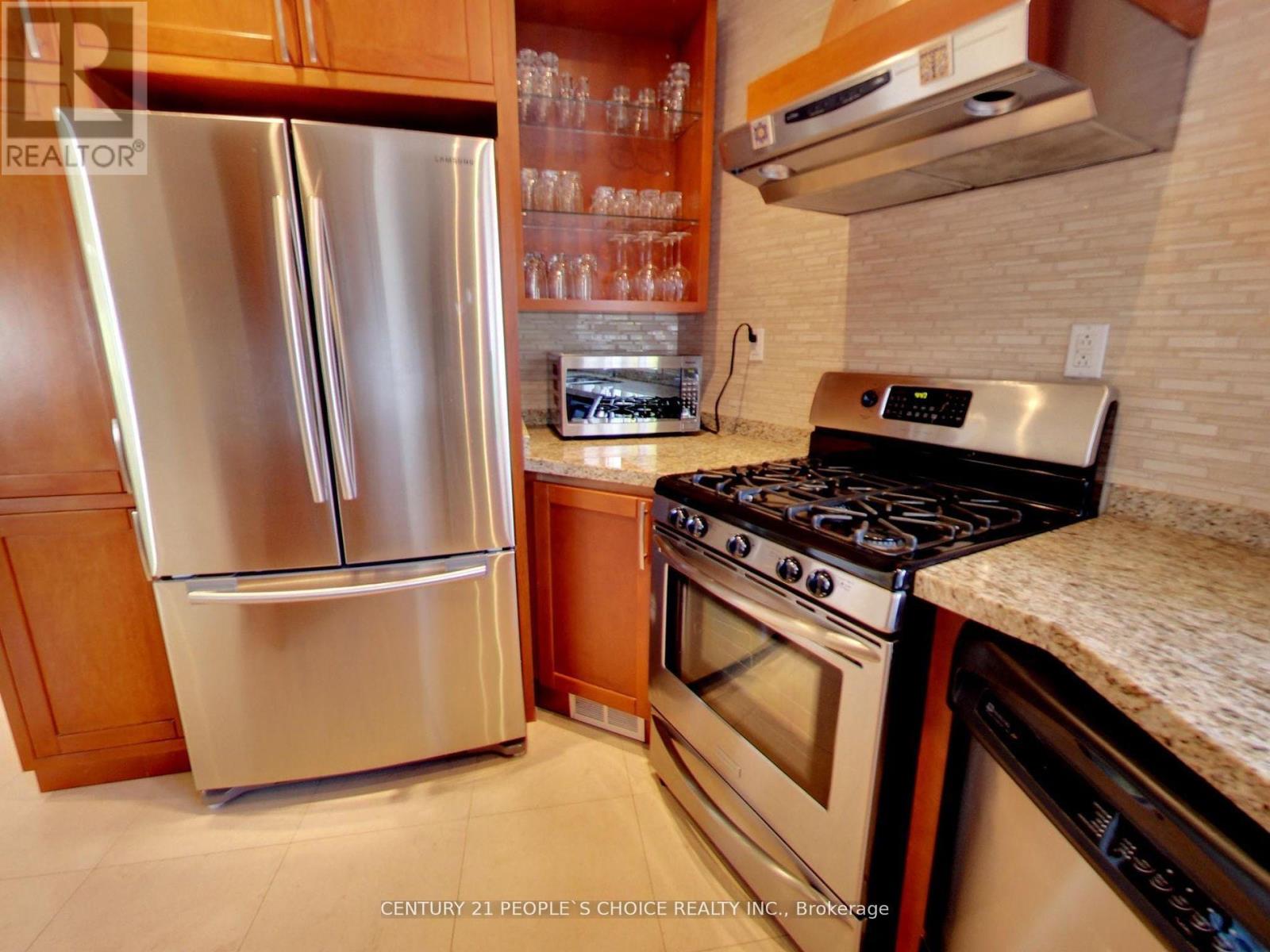 63 Stephen Drive, Toronto, Ontario  M8Y 3M8 - Photo 8 - W13638848