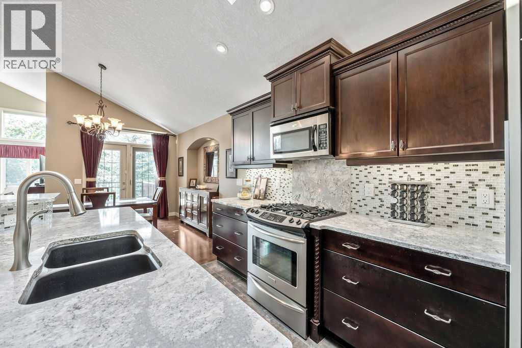 259 Willow Ridge Manor, Diamond Valley, Alberta  T0L 0H0 - Photo 9 - A2332471
