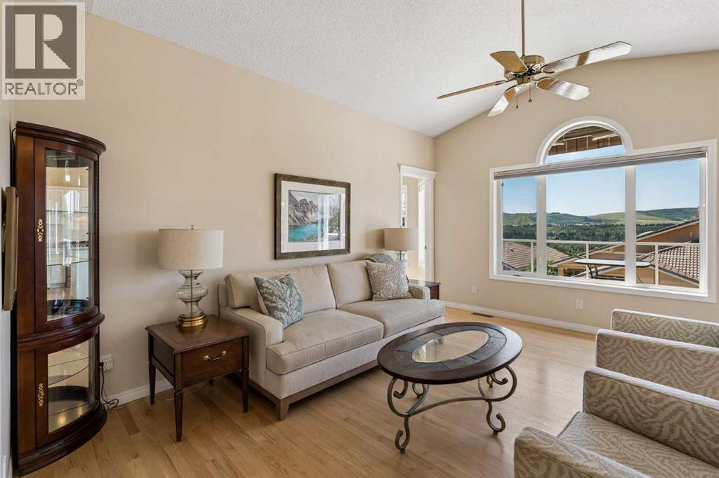 42 Scimitar Circle NW, Calgary, Alberta  T3L 2C8 - Photo 12 - A2333519