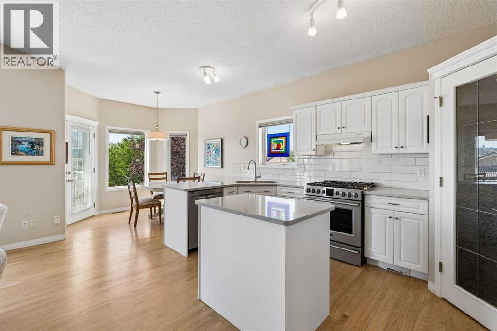 42 Scimitar Circle NW, Calgary, Alberta  T3L 2C8 - Photo 8 - A2333519