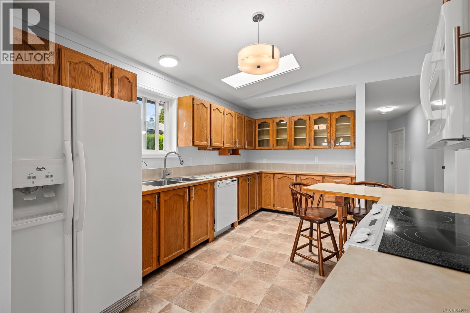 2233 6th St E, Courtenay, British Columbia  V9N 7T8 - Photo 10 - 1044985