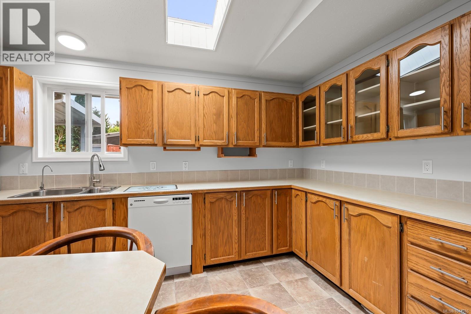 2233 6th St E, Courtenay, British Columbia  V9N 7T8 - Photo 7 - 1044985