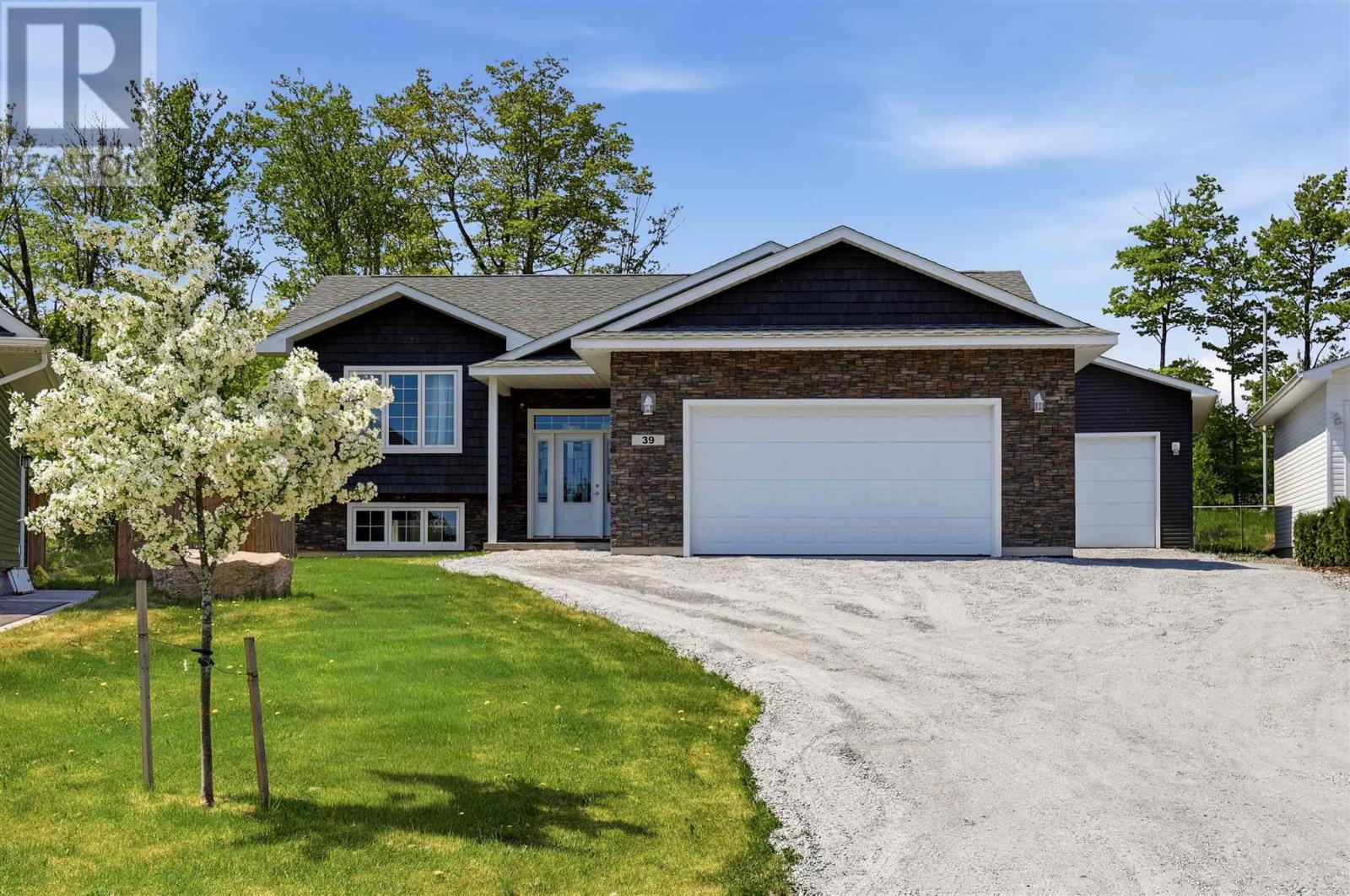 39 Saddle CRES, Sault Ste. Marie, Ontario