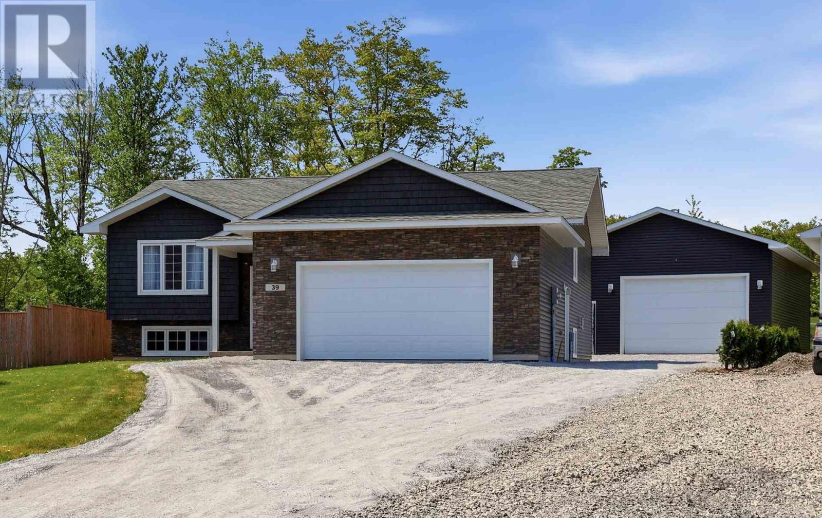 39 Saddle Cres, Sault Ste. Marie, Ontario  P6B 0A5 - Photo 42 - SM261752