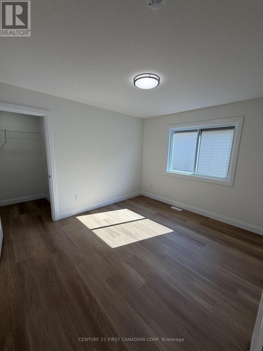 Upper - 1045 Karenana Road, London South, Ontario  N6M 0K2 - Photo 18 - X13635320