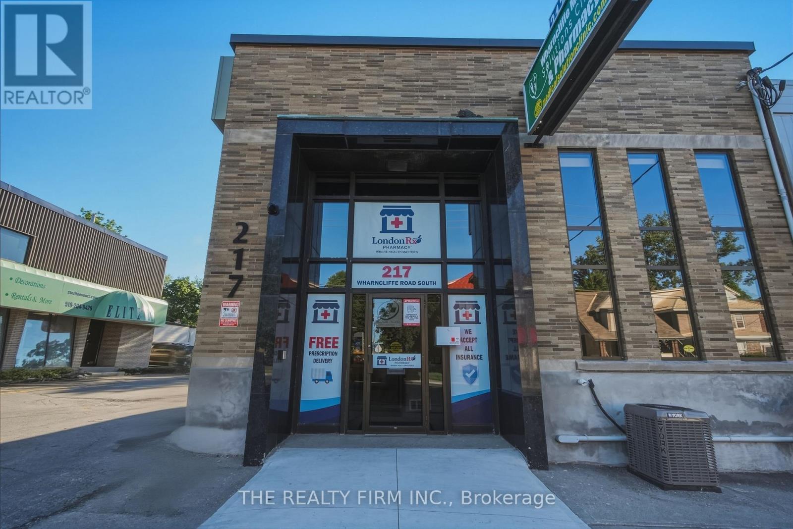 217 Wharncliffe Road S, London South, Ontario  N6J 2L2 - Photo 2 - X13639108