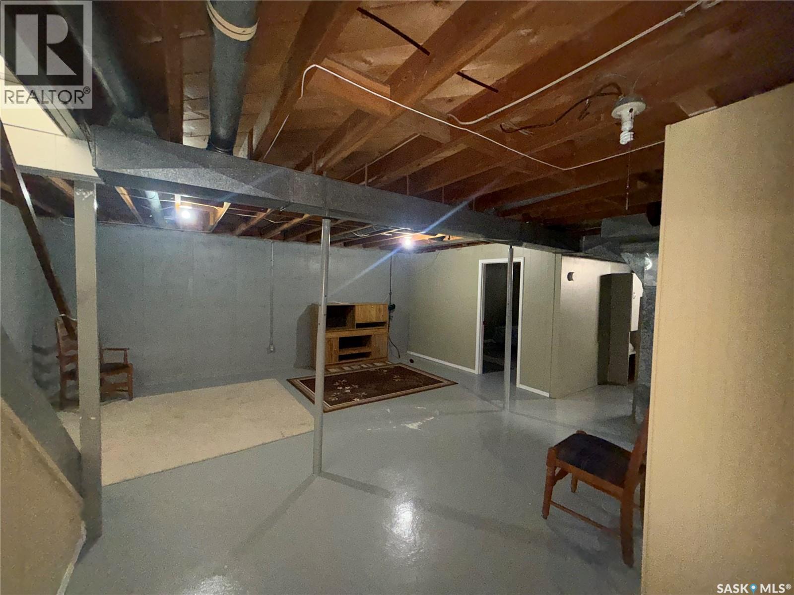 302 3rd Avenue E, Assiniboia, Saskatchewan  S0H 0B0 - Photo 17 - SK030778